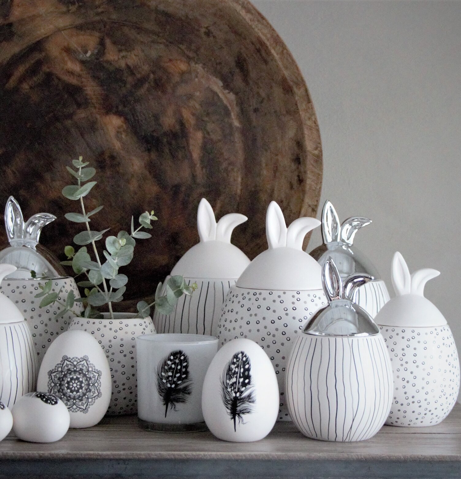 Rabbit Jar Prickig Silver L från Majas Cottage på träyta