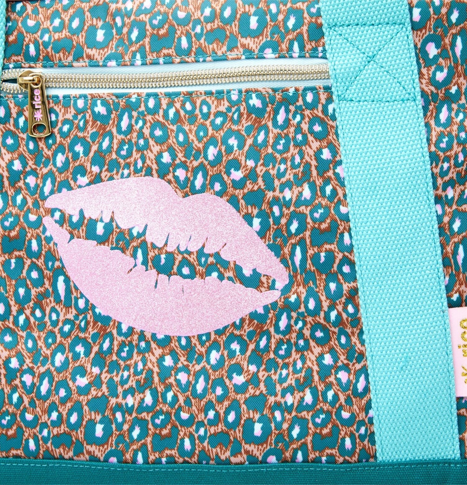 Resväska Leopard Print från Rice med turkosa och rosa detaljer