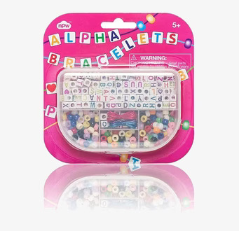 Alfabet-armband från Worldwide co i färgglad förpackning