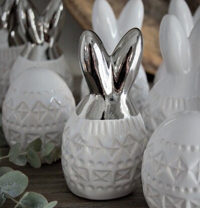 Bohemian Decor Rabbit Silver från Majas Cottage på träbord
