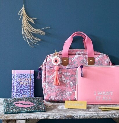 Väska Laptop Chervil Print från Rice på rustikt träbord