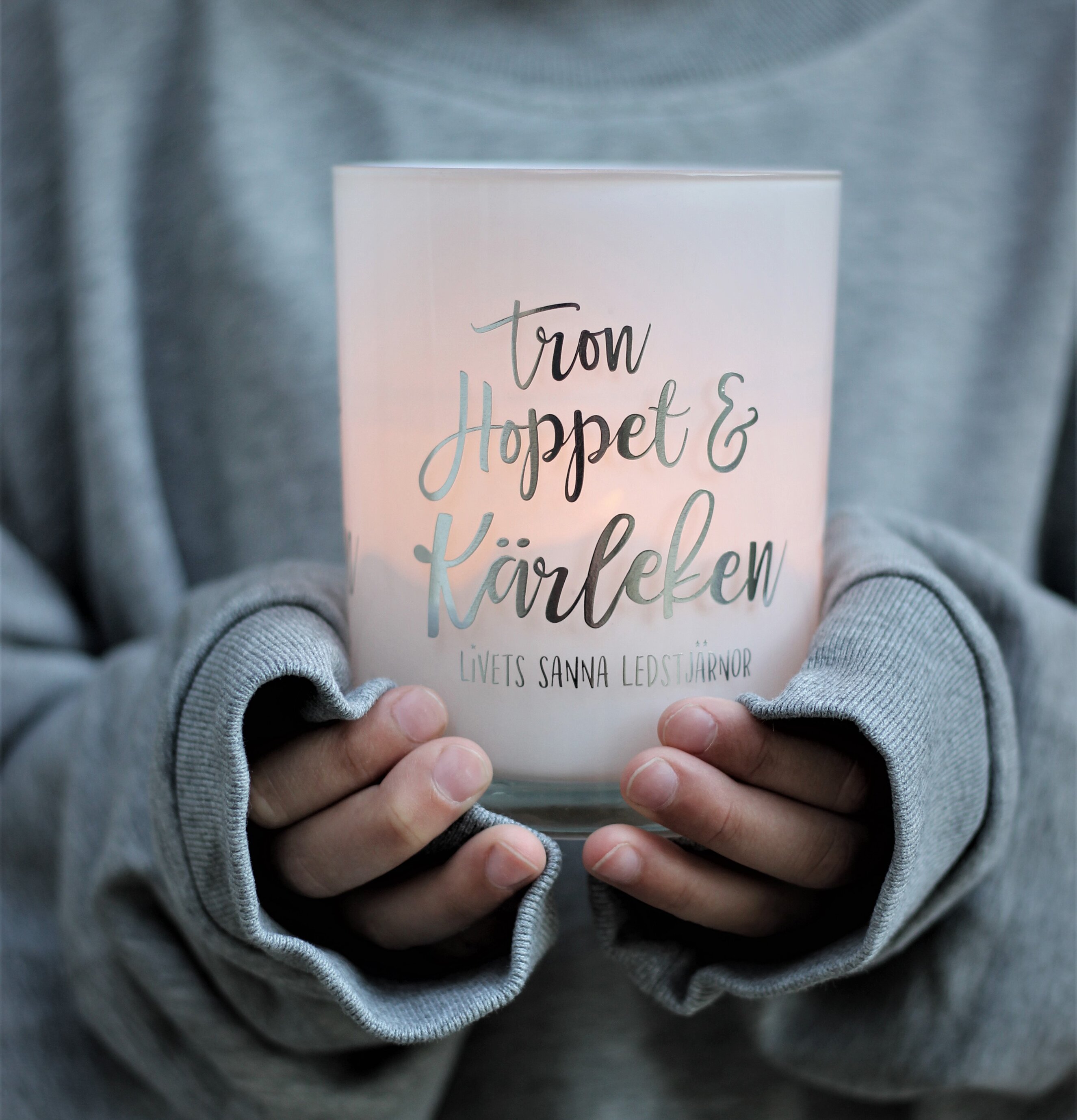 Ljuslyktan Tron Hoppet & Kärleken från Majas Cottage