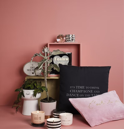 Blomkruka På Fot - Closed Eyes från Miss Etoile med växt