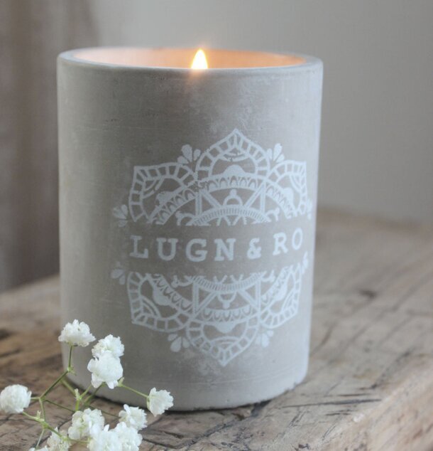 Doftljus Lugn & Ro från Majas Cottage i betongbehållare