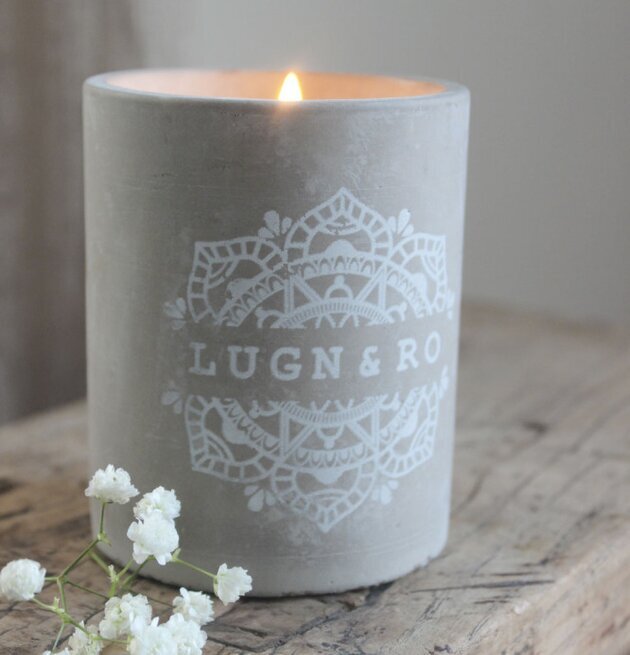 Doftljus Lugn & Ro från Majas Cottage i betongbehållare