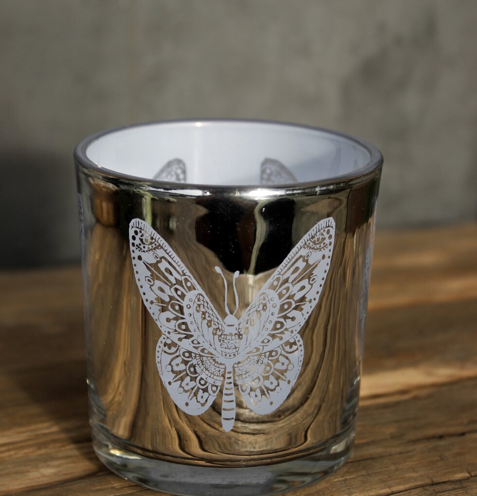 Ljuslykta Butterfly Silver/Vit från Majas Cottage på träyta