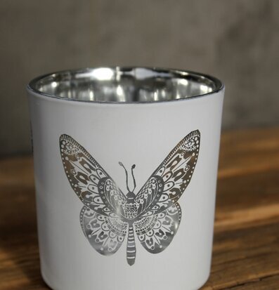 Ljuslykta Butterfly Vit/Silver från Majas Cottage på träyta