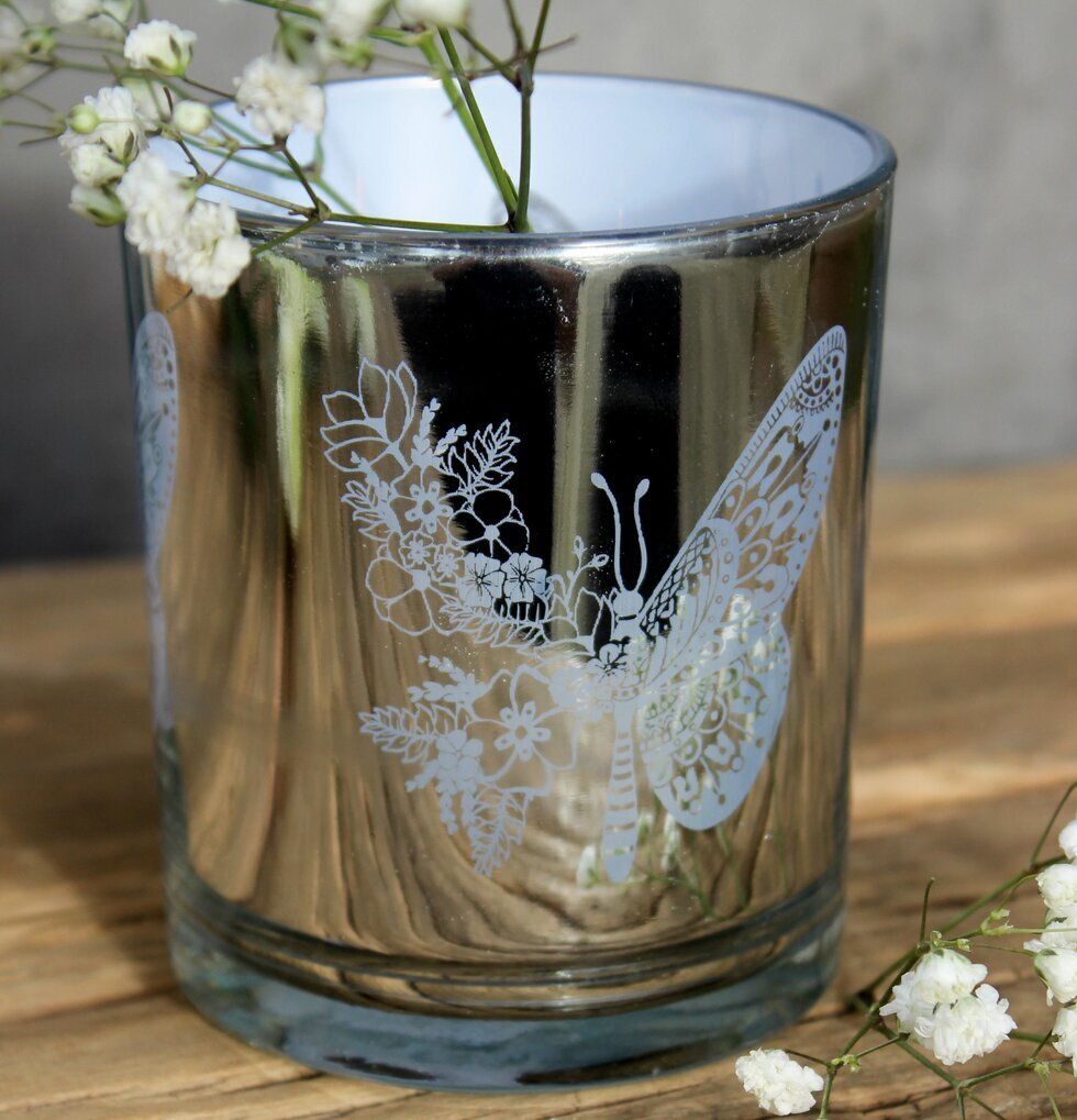 Ljuslykta Butterfly Flowers från Majas Cottage på träyta