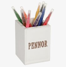 Förvaringställ Pennor från Different Design med färgglada pennor