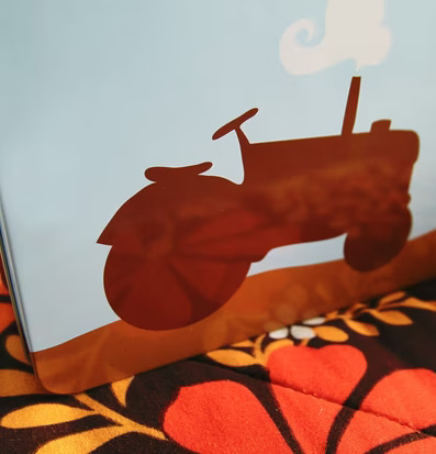 Lunchbox - Traktor från Blafre med röd traktor på blå bakgrund