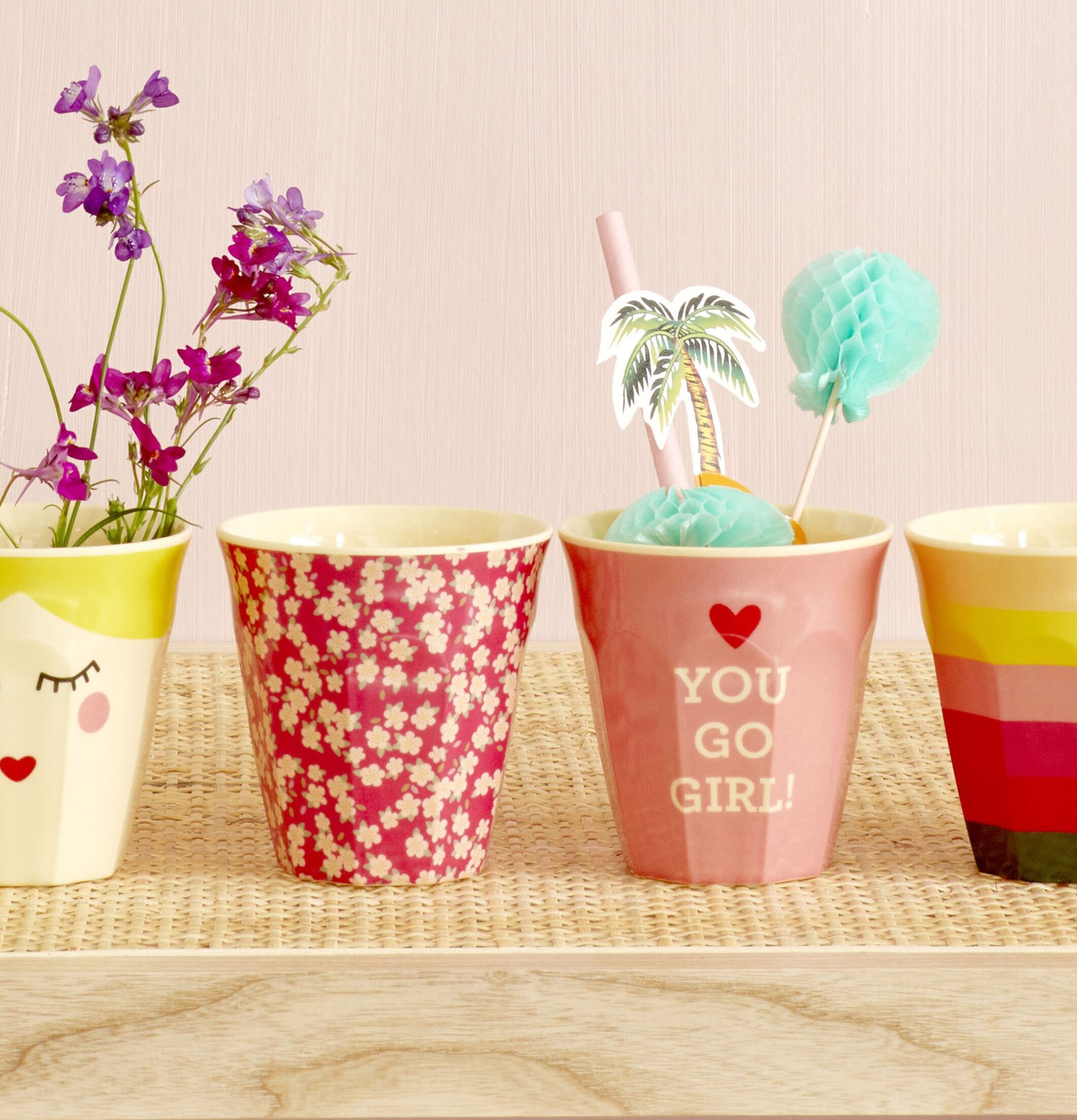 Muggar Rabbit Prints från Rice i olika färger och mönster