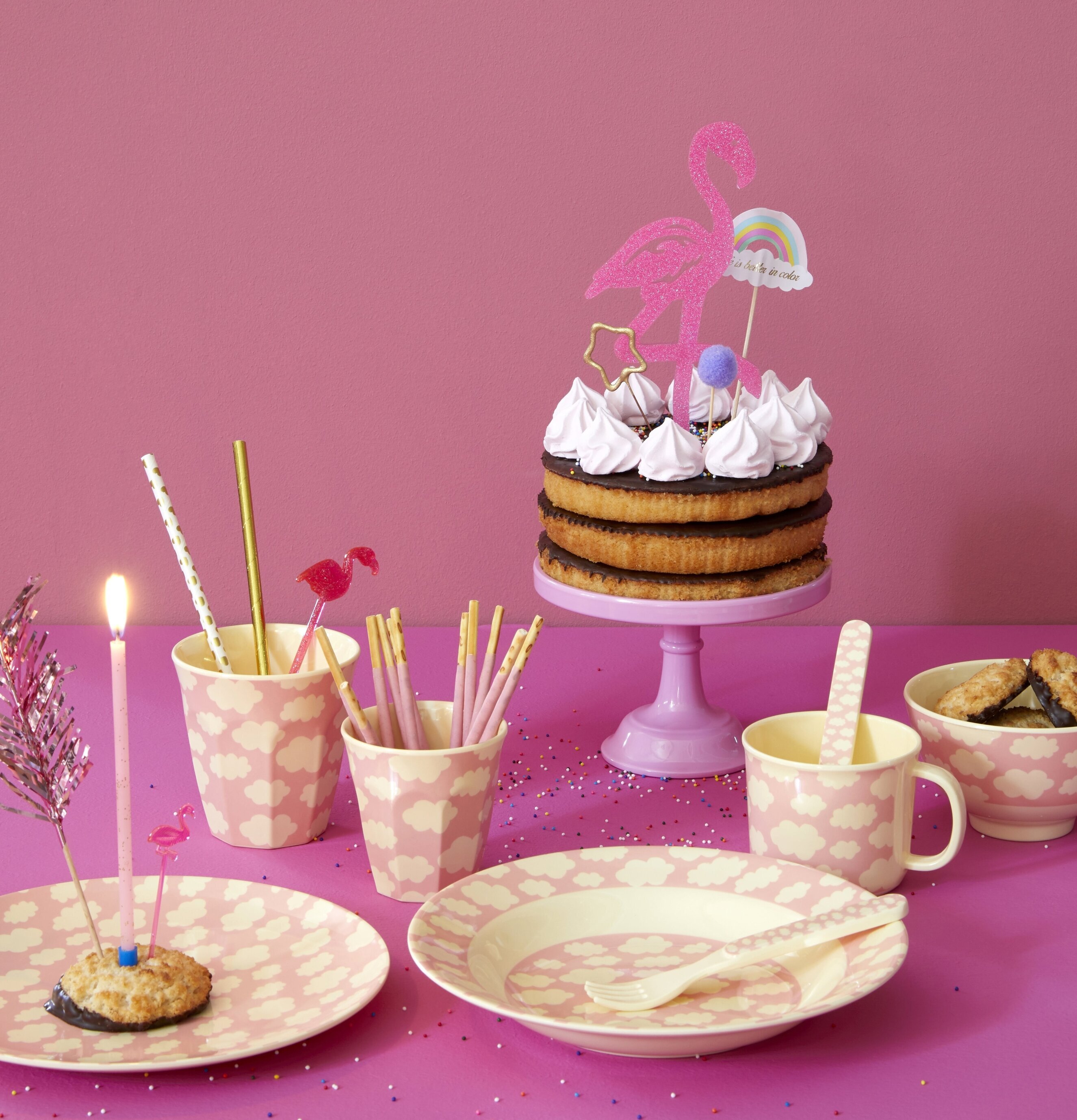 Barnmugg Cloud Print Pink från Rice med molnmönster