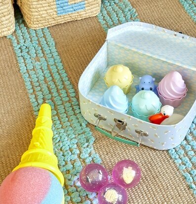 Studsboll - Sea Animals från Rice på matta med leksaker