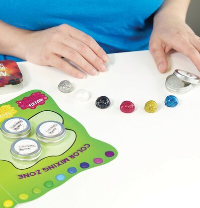 Mixed By Me Kit Holographic från Crazy Aarons Thinking Putty