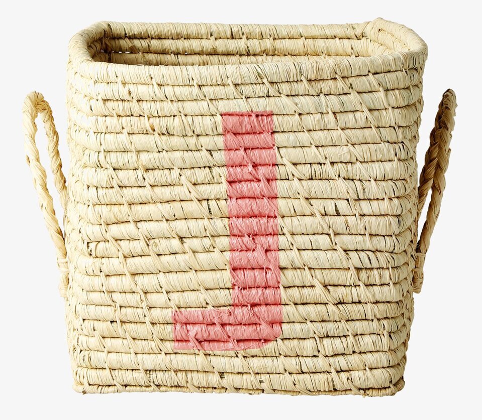 Bokstavskorg Raffia från Rice med röd bokstav J och handtag