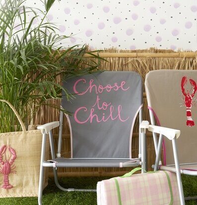 Strandstol - Choose To Chill från Rice i trädgårdsmiljö