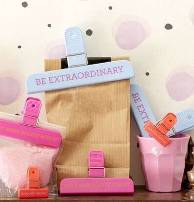 Färgglada Jumbo Clips från Rice i olika färger och texter