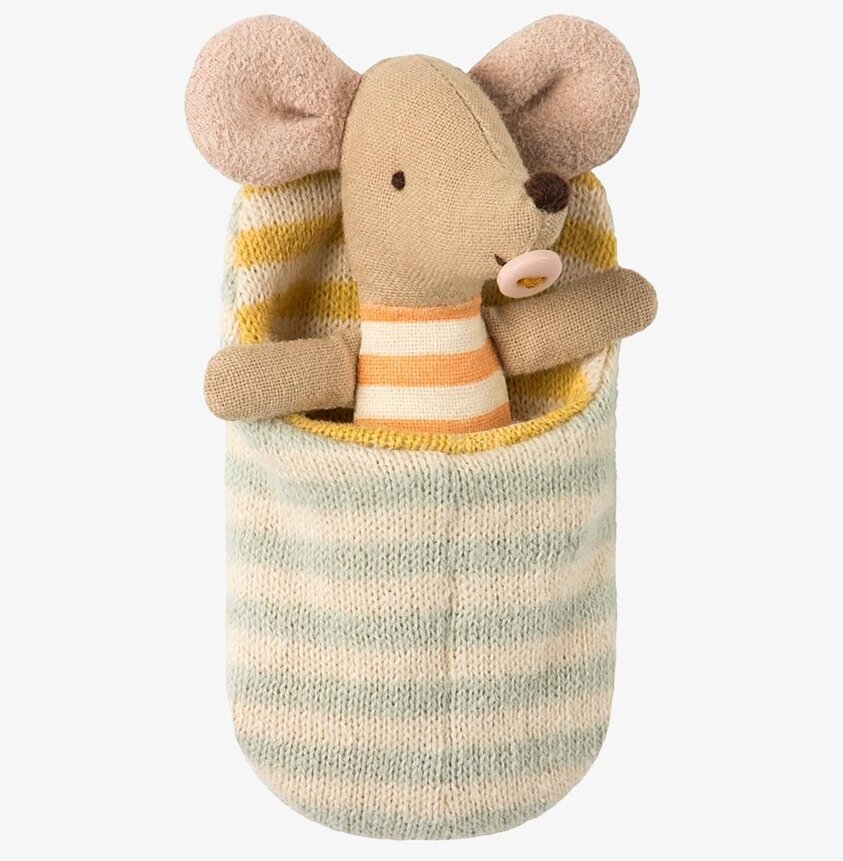 Baby Mouse In Sleeping Bag från Maileg i mysig sovsäck