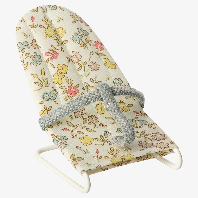 Babysitter My från Maileg med blommigt mönster och vit stomme