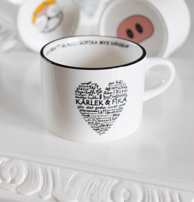 Minimuggar Kärlek & Fika från Majas Cottage i vit keramik
