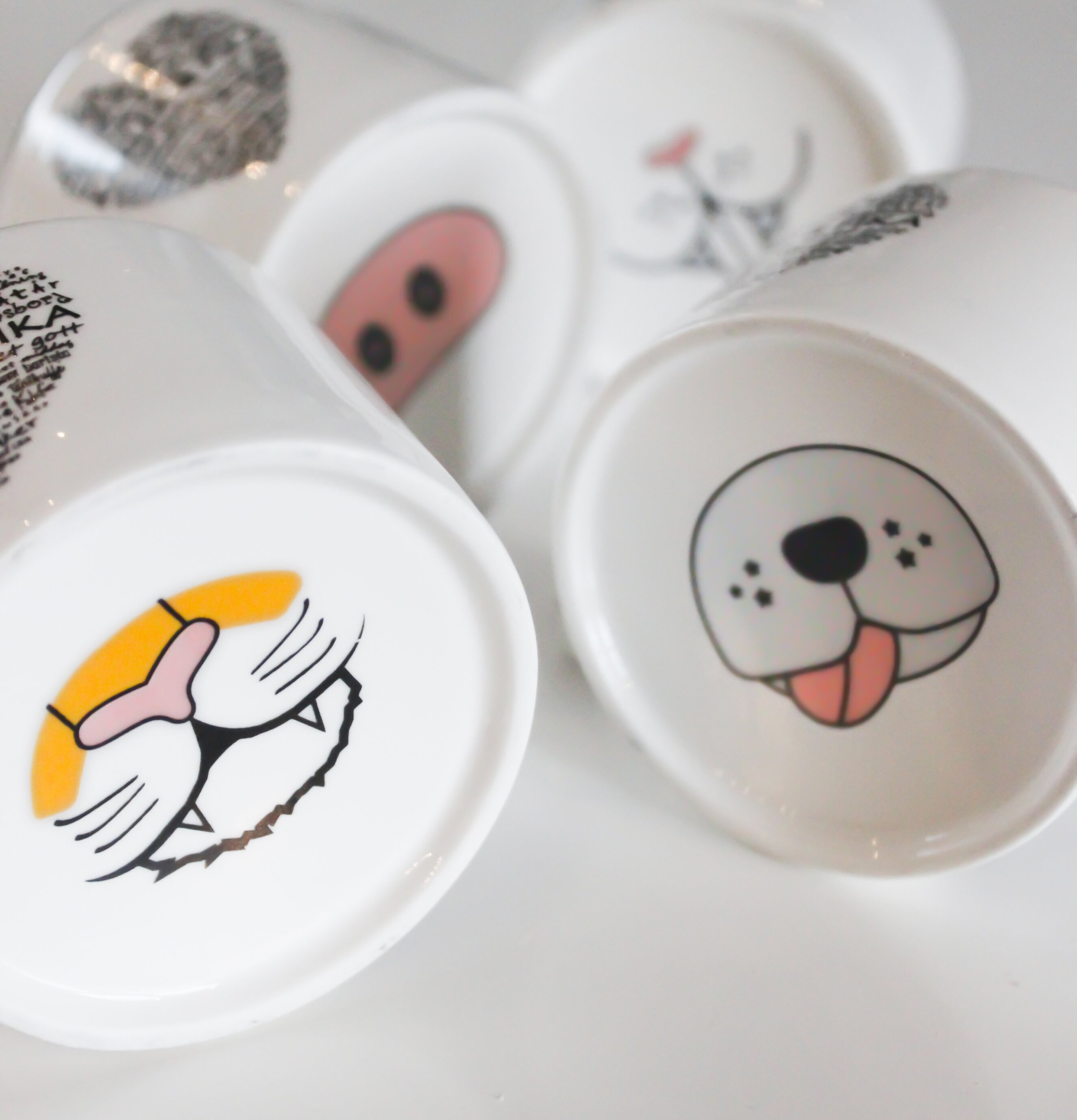 Minimuggar Kärlek & Fika från Majas Cottage på ljus yta