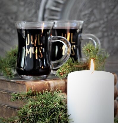 Glöggmugg Julmys från Majas Cottage med juldekorationer