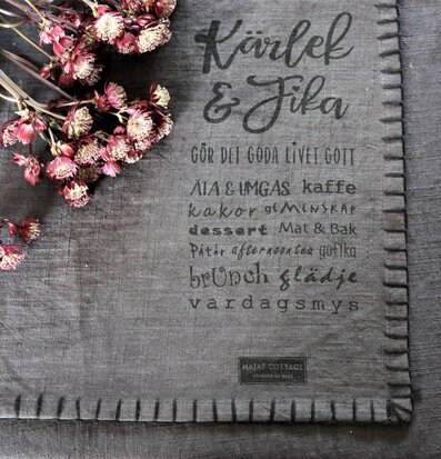 Bordstablett Kärlek & Fika från Majas Cottage med text