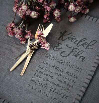 Bordstablett Kärlek & Fika från Majas Cottage med blommor