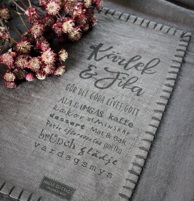 Bordstablett Kärlek & Fika från Majas Cottage med blommor