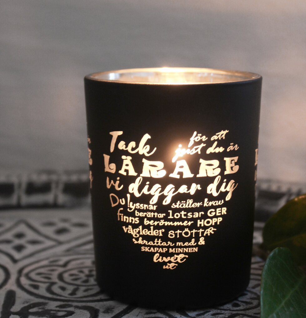 Ljuslykta Lärare Svart/Silver från Majas Cottage på bord