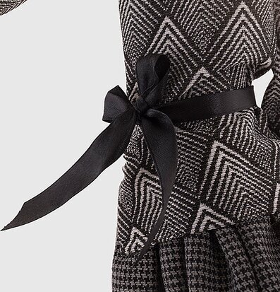 Bordslampa Efterpi från Skitso med geometriskt mönster