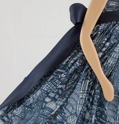 Bordslampa Carolina från Skitso med unik konstnärlig design