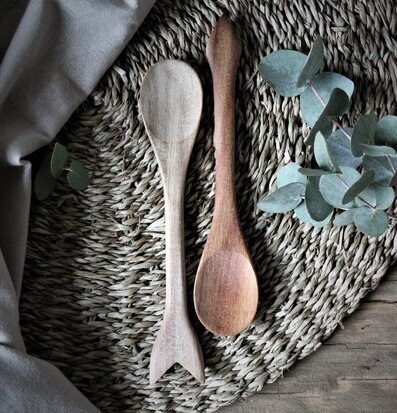 Skedar Happiness Arrow från Majas Cottage på flätat underlag