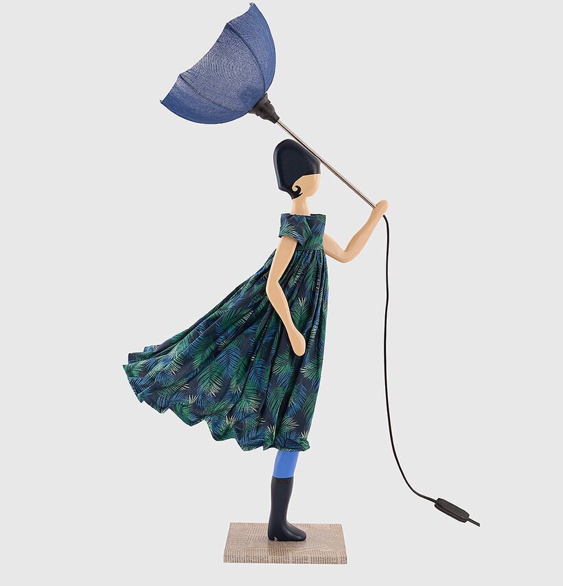 Bordslampa Mariza från Skitso, kvinna med paraply, färgglad