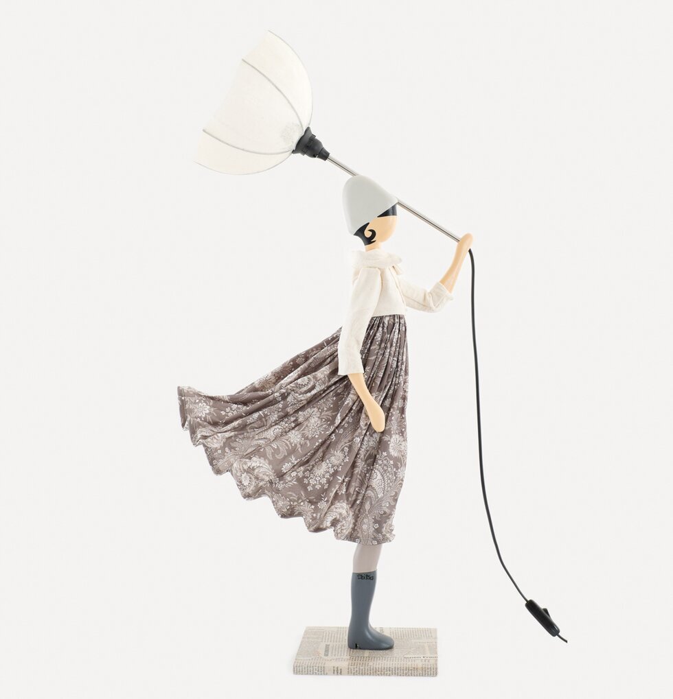 Bordslampa Lyto från Skitso i form av en flicka med paraply