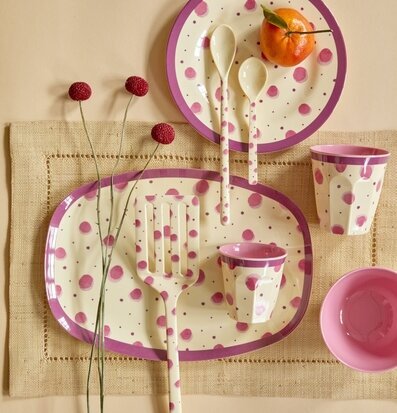 Tallrik Pink Watercolor Splash Print från Rice i fokus