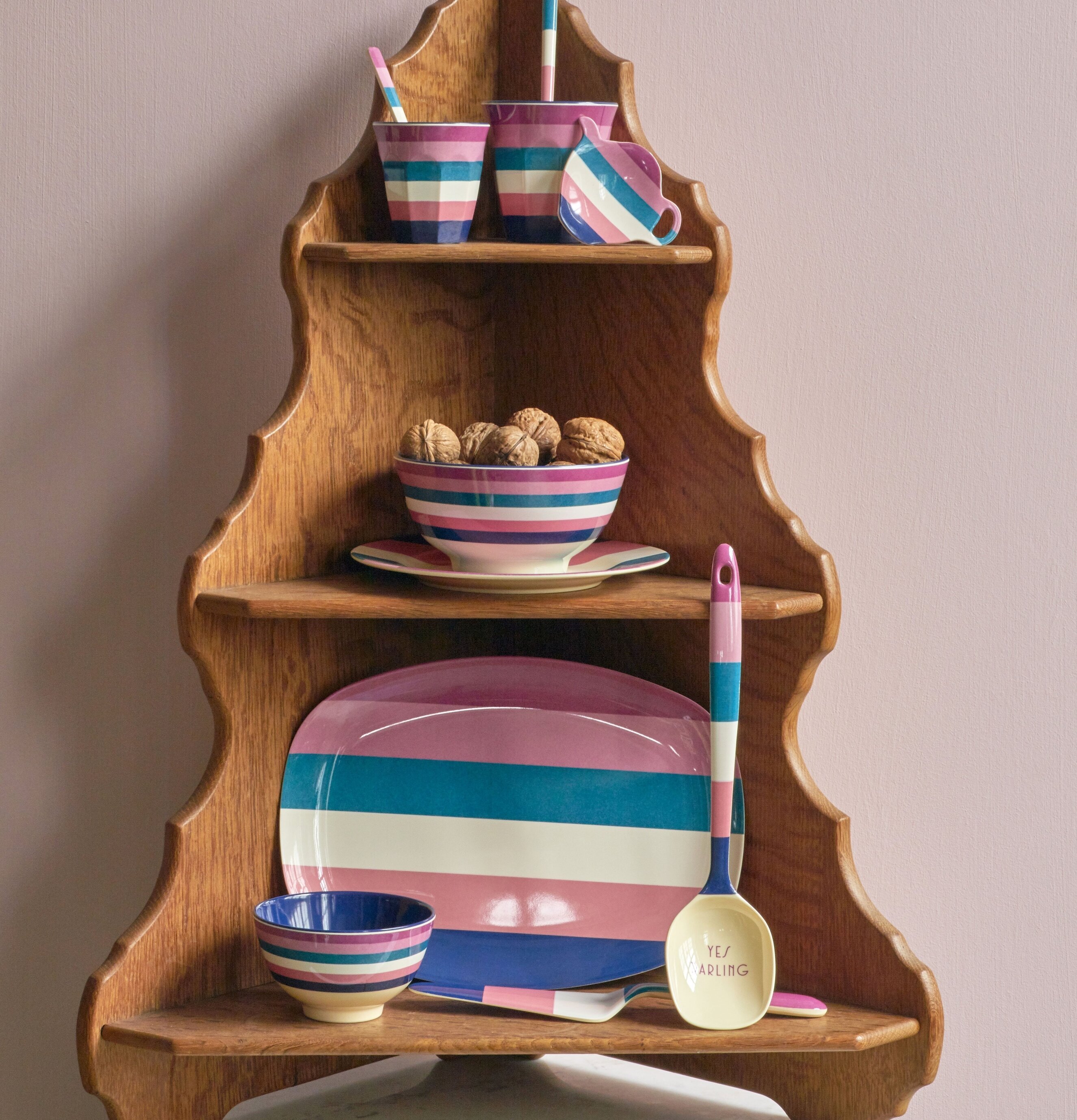 Tallrik Stripe Print från Rice i färgglad randig design