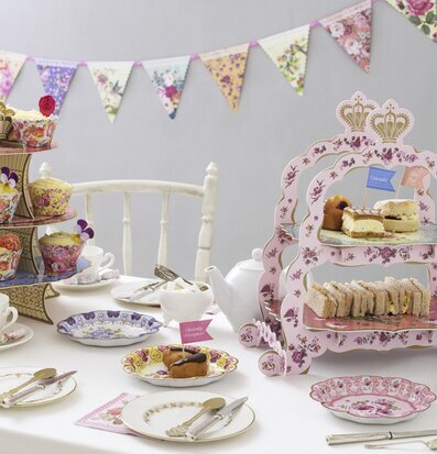 Vimpel Truly Scrumptious från Talking Tables vid tebjudning