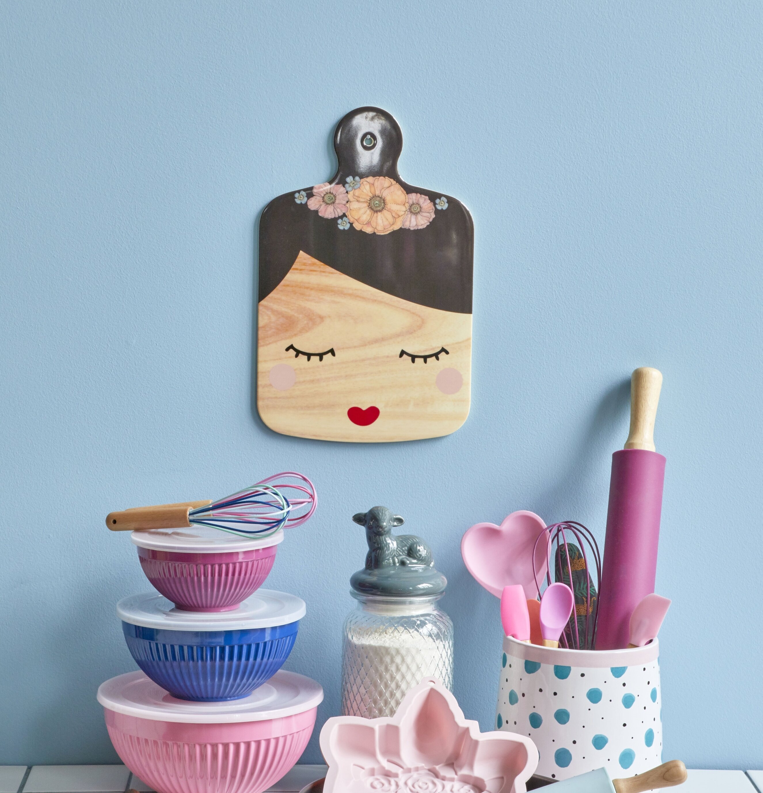 Skärbräda Melamin Sweet Face från Rice upphängd på vägg