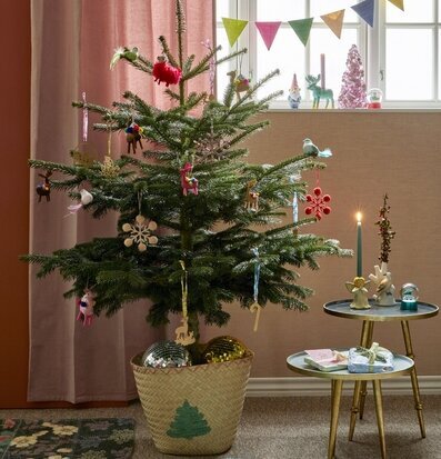 Prydnadsdekoration Bronze från Rice på julgran i vardagsrum