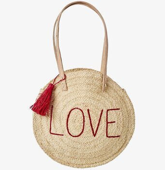 Väska Raffia Love från Rice med röd brodyr och tofs