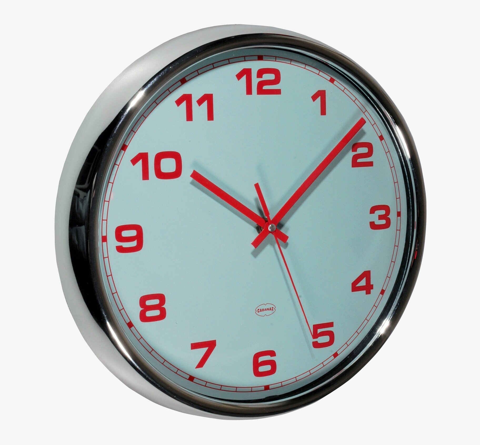 Väggklocka Aqua från Cabanaz med ljusblå bakgrund och röda siffror