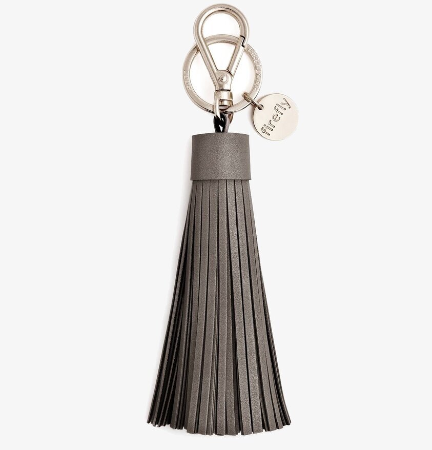 Mjuk Reflextofs Charcoal från Firefly på vit bakgrund