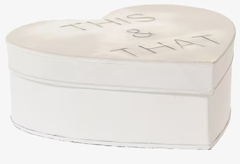 Box This & That från By ON, vit hjärtformad förvaringsask