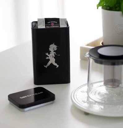 Bild av elegant teförvaring i stilfull inredning