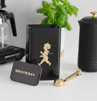 Bild av stilfull köksmiljö med eleganta detaljer