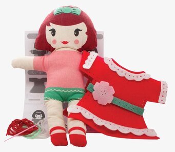Sew a Dolly från Wu & Wu med sömnadssats och instruktioner