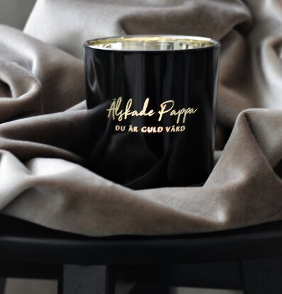 Foto av elegant ljuslykta med personlig inskription