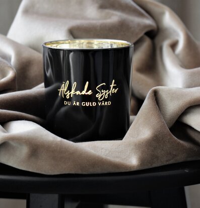 Bild av elegant ljuslykta i varm och inbjudande miljö