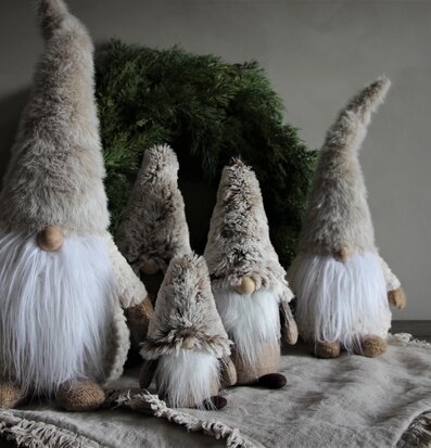 Cozy Santa Frosty tomtar från Majas Cottage på vävd duk